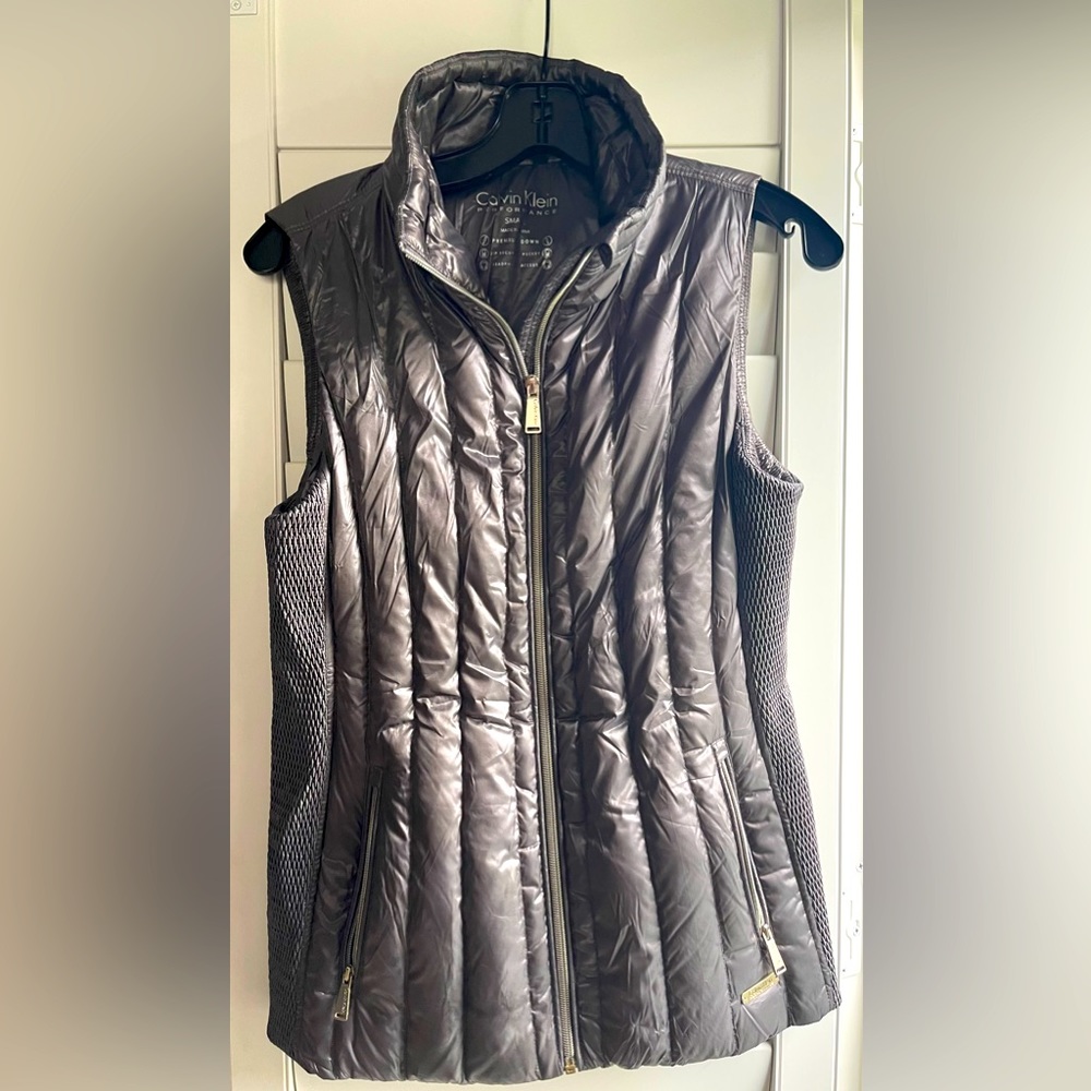 Calvin Klein Womens Sz S Luxury Performance Vest (lightweight, super soft)